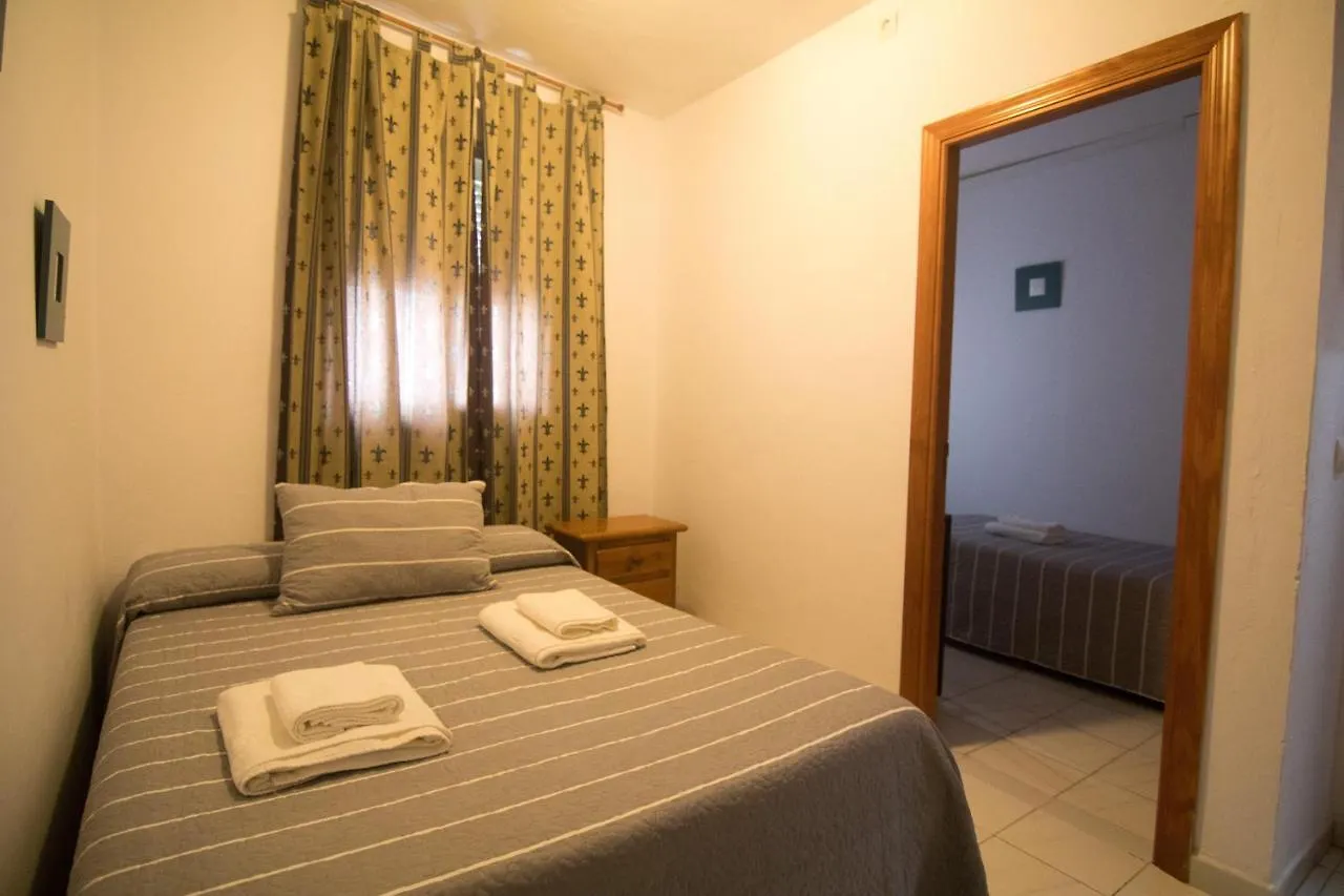 Ochomin Hostel San Martin del tesorillo Guest house