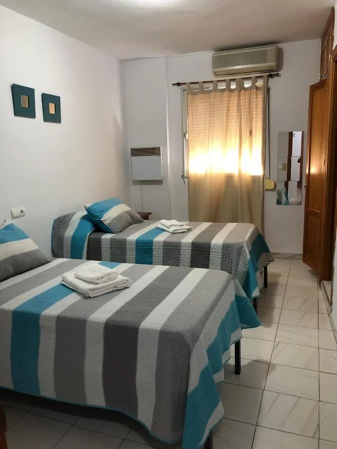 Ochomin Hostel San Martin del tesorillo Guest house