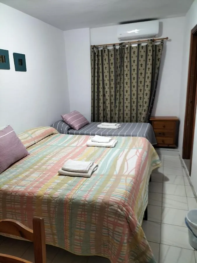 Guest house Ochomin Hostel San Martin del tesorillo Spain