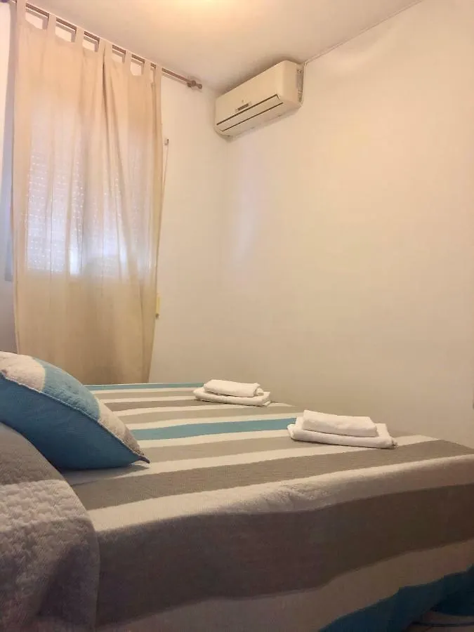 Ochomin Hostel San Martin del tesorillo Guest house